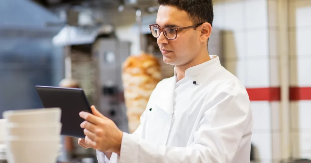 Comanderas digitales para restaurantes: cómo eliminan los errores entre salón y cocina