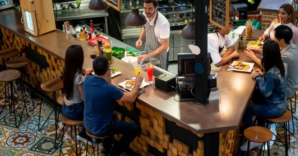 Upselling en tu restaurante: cómo subir el ticket promedio sin incomodar